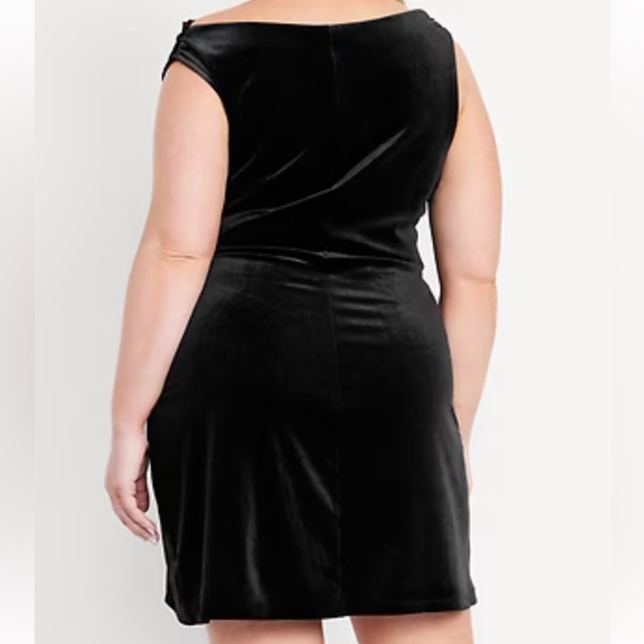 Old Navy Off-the-Shoulder Ruched Velvet Mini Dress Black Size XL NWT party - Picture 3 of 9